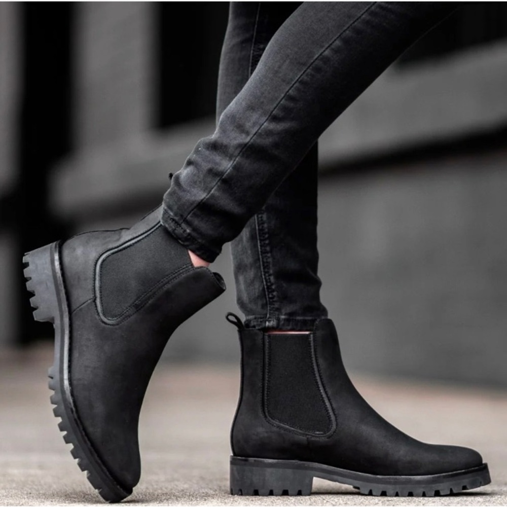 Thursday LEGEND Platform Chelsea Boots Womens Size 11 Black Matte Leather